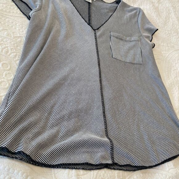 Urban Romantics size Small Slouchy Striped Flowy V Neck Lagenlook Casual Top - Picture 4 of 7